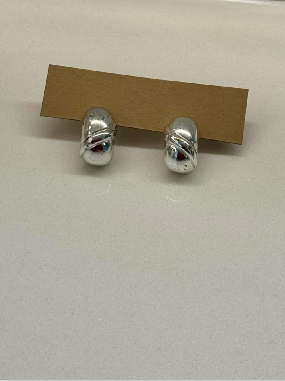 Vintage 80’s Silver Tone Huggy Hoop Earrings